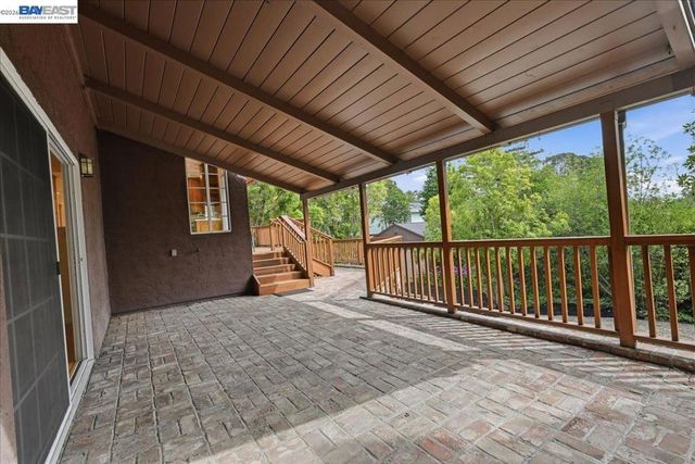 4977 Proctor Rd, Castro Valley, CA 94546