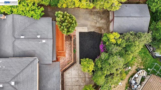 4977 Proctor Rd, Castro Valley, CA 94546