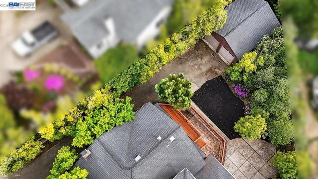 4977 Proctor Rd, Castro Valley, CA 94546