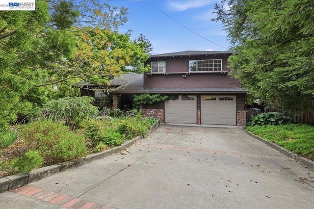 4977 Proctor Rd, Castro Valley, CA 94546