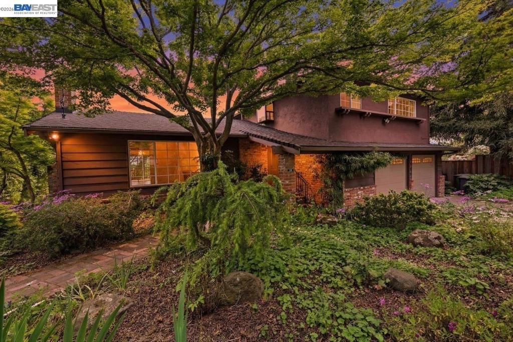 4977 Proctor Rd, Castro Valley, CA 94546