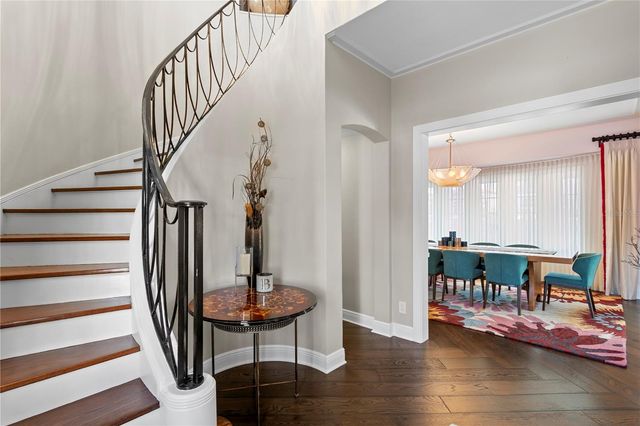 1237 BRIGHTWATERS BOULEVARD NE, St Petersburg, FL 33704