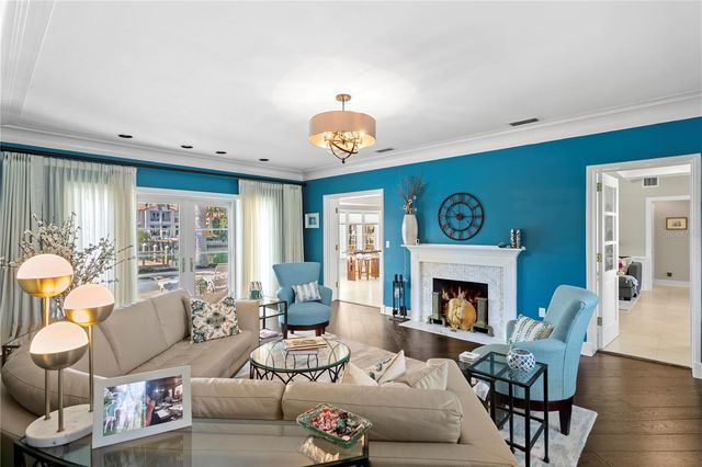 1237 BRIGHTWATERS BOULEVARD NE, St Petersburg, FL 33704