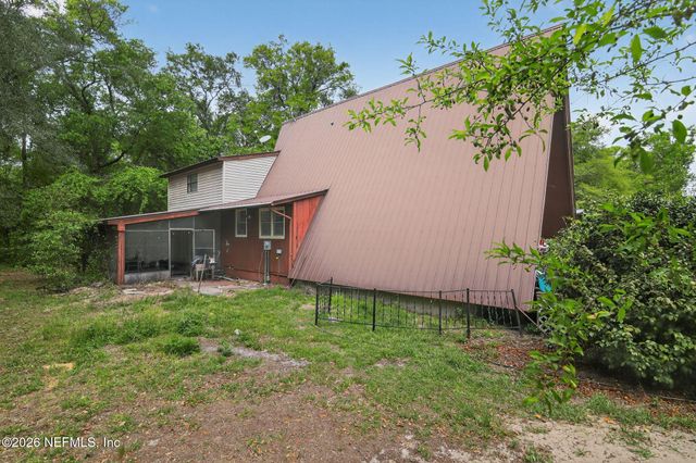 509 KENNEDY Avenue, Interlachen, FL 32148