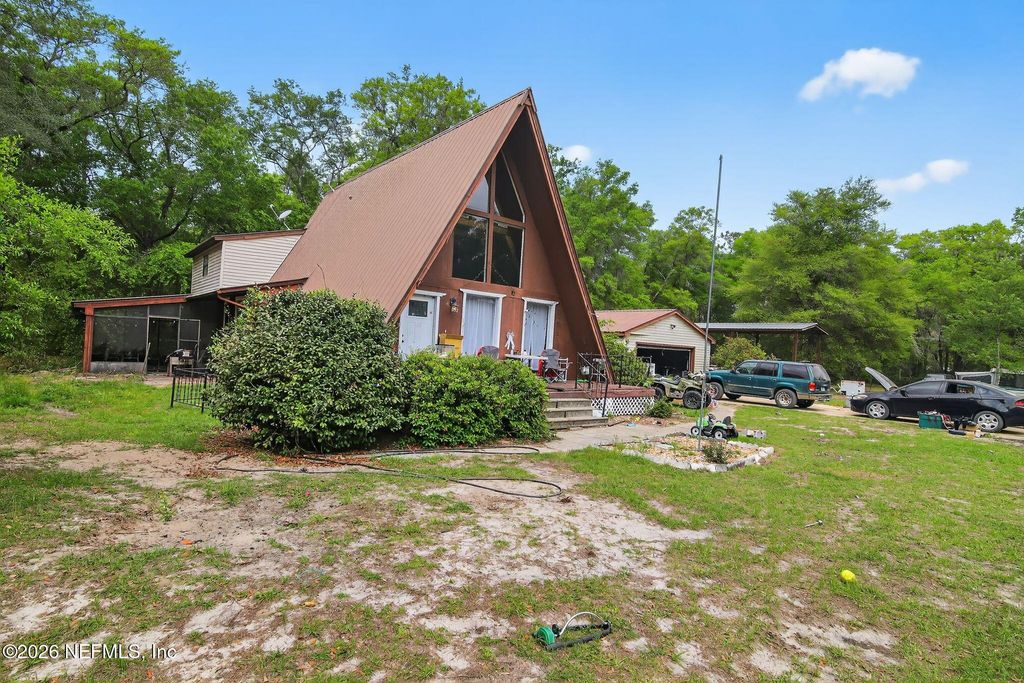 509 KENNEDY Avenue, Interlachen, FL 32148