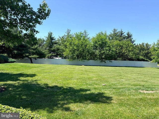 1301 BARBARAS CT, North Wales, PA 19454