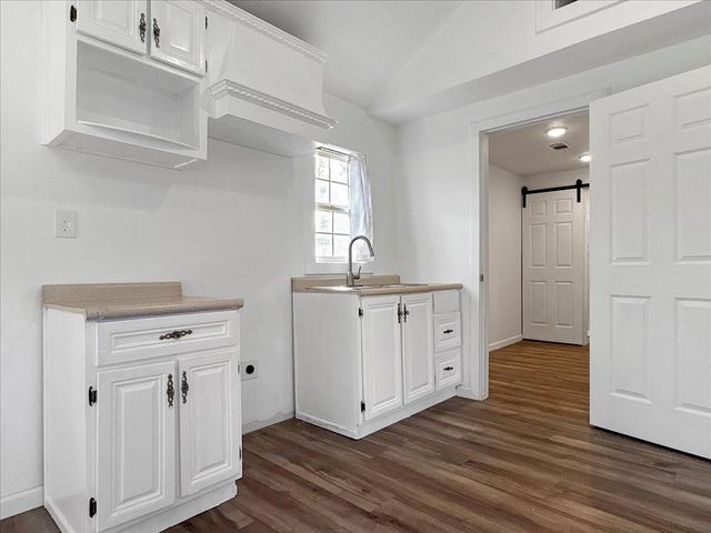 4801 Woodcastle Drive, Chandler, TX 75758