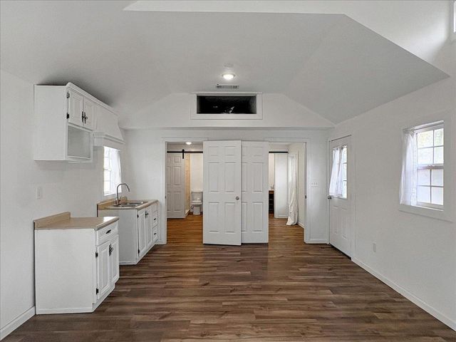 4801 Woodcastle Drive, Chandler, TX 75758