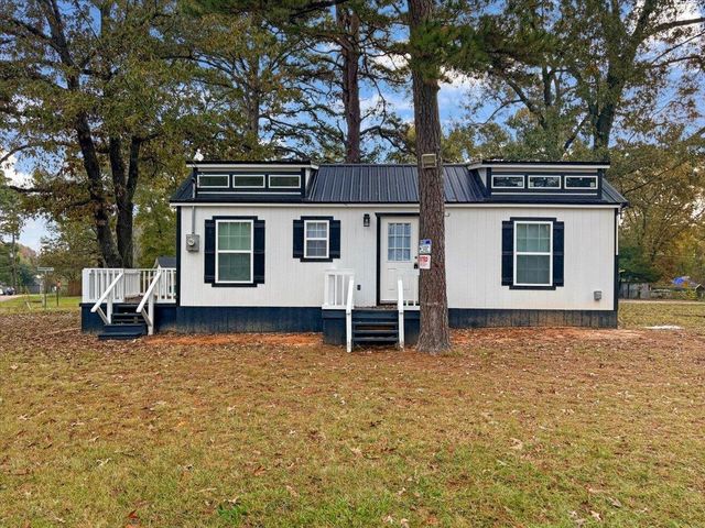 4801 Woodcastle Drive, Chandler, TX 75758