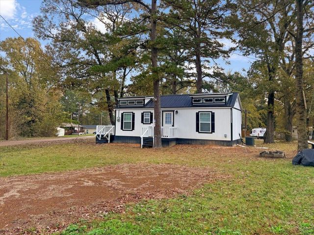 4801 Woodcastle Drive, Chandler, TX 75758