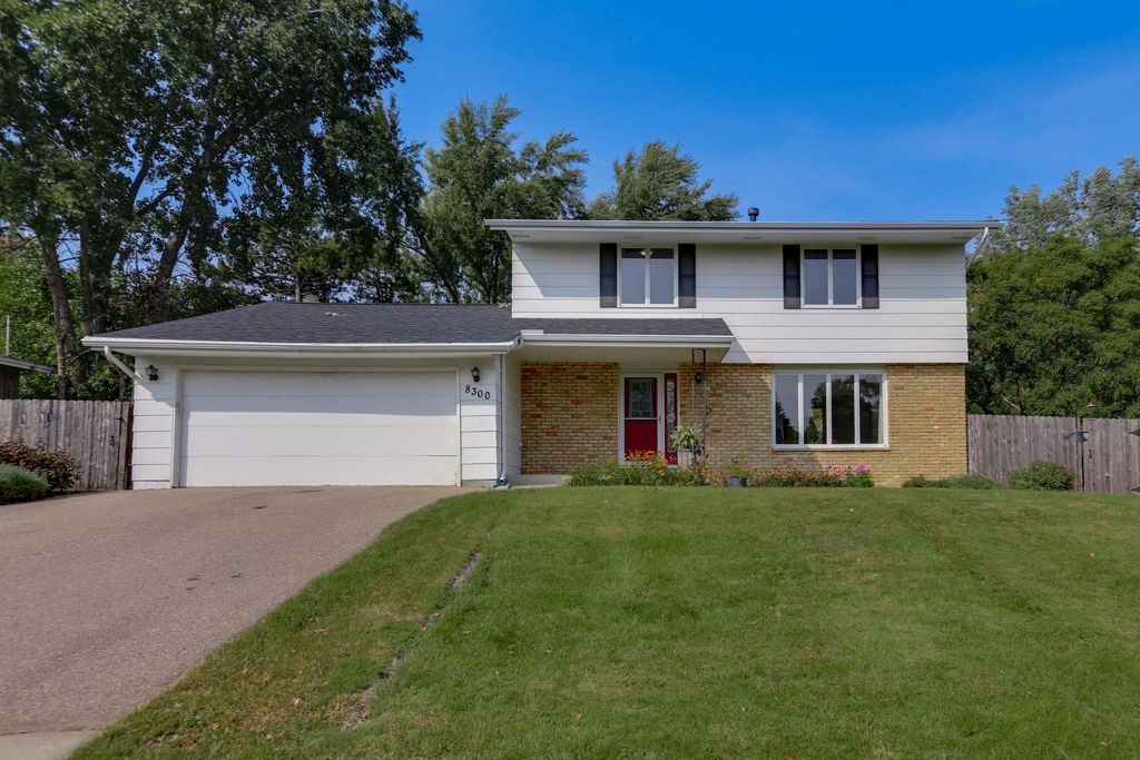 8300 28th Avenue N, New Hope, MN 55427