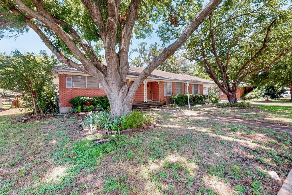 1817 Patricia Lane, Garland, TX 75042