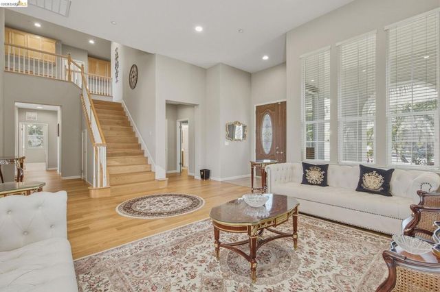 171 E Country Club Dr, Brentwood, CA 94513