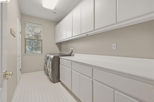 171 E Country Club Dr, Brentwood, CA 94513