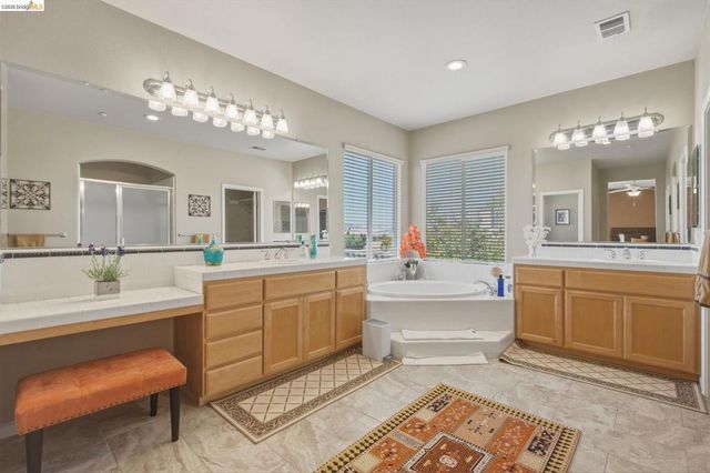 171 E Country Club Dr, Brentwood, CA 94513