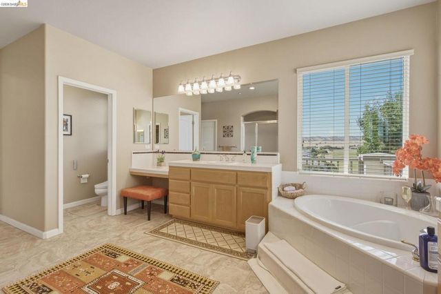 171 E Country Club Dr, Brentwood, CA 94513