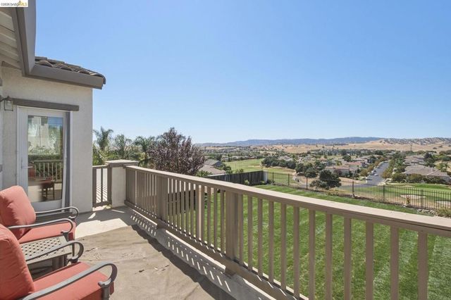 171 E Country Club Dr, Brentwood, CA 94513