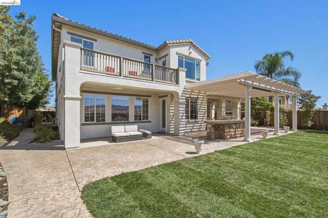 171 E Country Club Dr, Brentwood, CA 94513