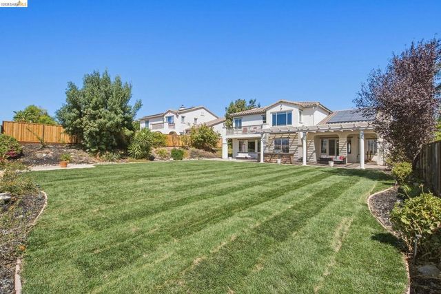 171 E Country Club Dr, Brentwood, CA 94513