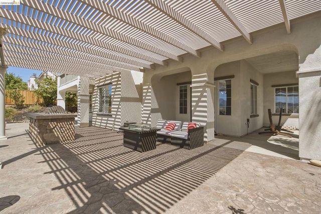 171 E Country Club Dr, Brentwood, CA 94513
