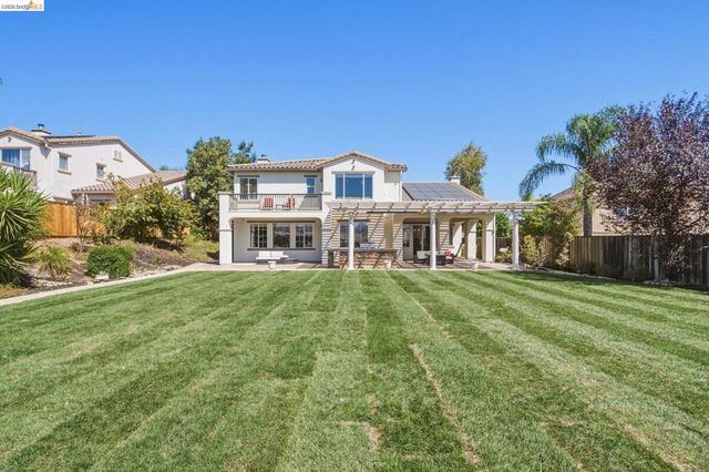171 E Country Club Dr, Brentwood, CA 94513