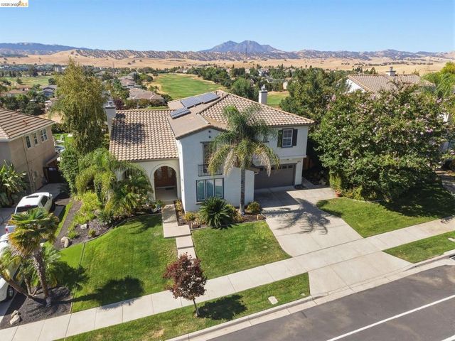 171 E Country Club Dr, Brentwood, CA 94513