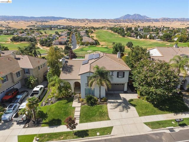 171 E Country Club Dr, Brentwood, CA 94513