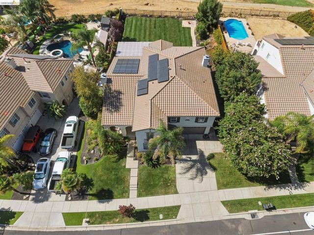 171 E Country Club Dr, Brentwood, CA 94513