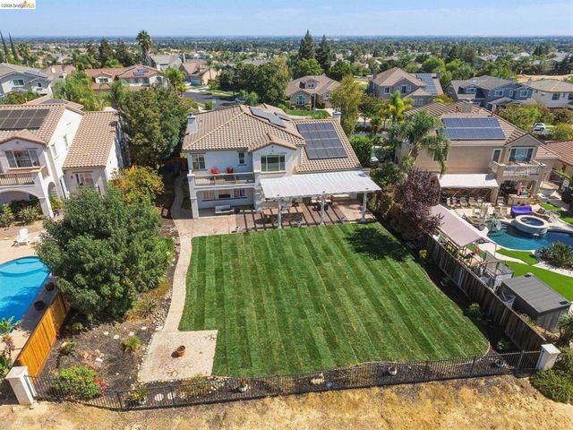 171 E Country Club Dr, Brentwood, CA 94513