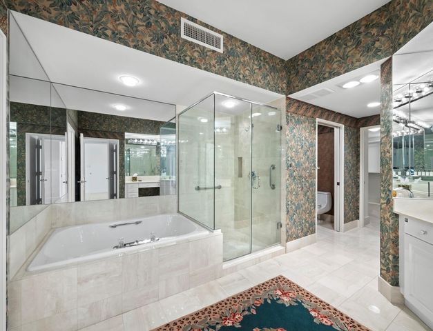 3040 GRAND BAY BOULEVARD 232, Longboat Key, FL 34228