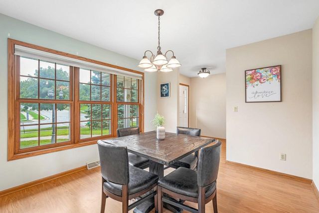 2837 Willard LANE, Waukesha, WI 53188
