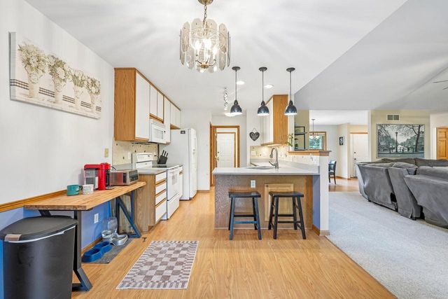 2837 Willard LANE, Waukesha, WI 53188