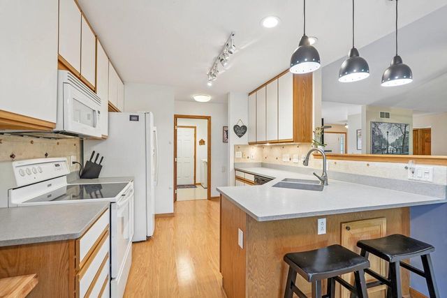 2837 Willard LANE, Waukesha, WI 53188