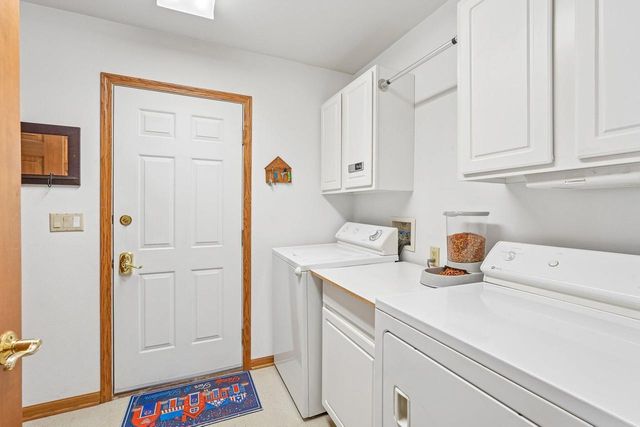 2837 Willard LANE, Waukesha, WI 53188