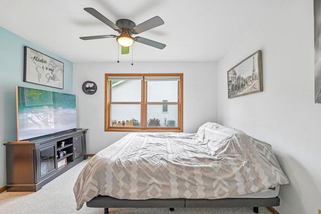 2837 Willard LANE, Waukesha, WI 53188