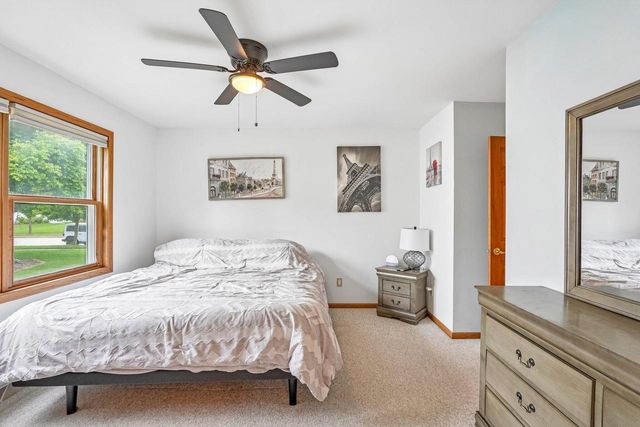 2837 Willard LANE, Waukesha, WI 53188
