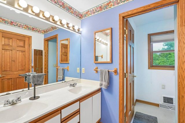 2837 Willard LANE, Waukesha, WI 53188