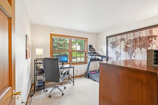 2837 Willard LANE, Waukesha, WI 53188