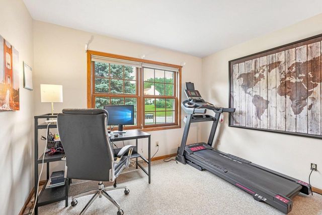 2837 Willard LANE, Waukesha, WI 53188