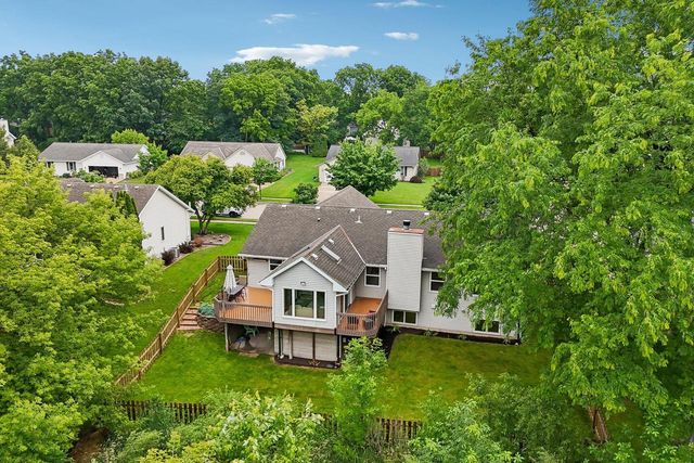 2837 Willard LANE, Waukesha, WI 53188