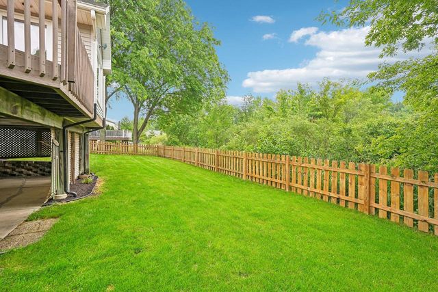 2837 Willard LANE, Waukesha, WI 53188