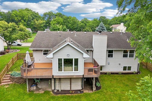 2837 Willard LANE, Waukesha, WI 53188