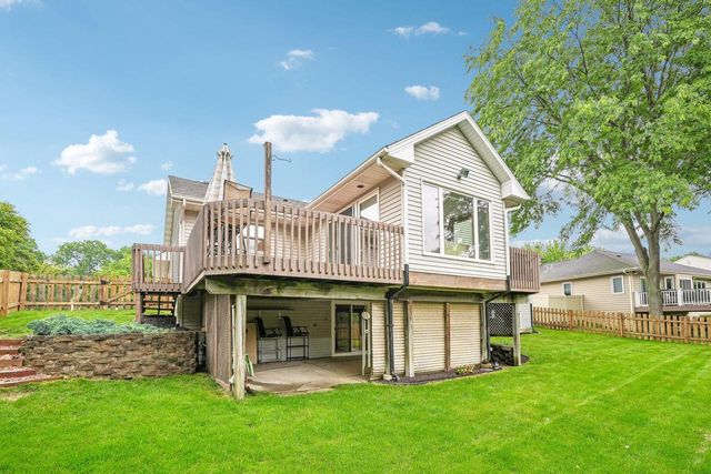 2837 Willard LANE, Waukesha, WI 53188
