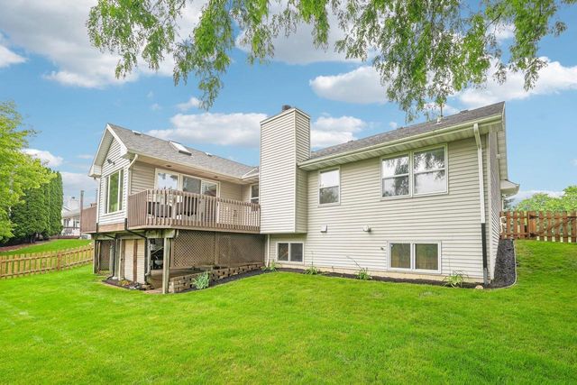 2837 Willard LANE, Waukesha, WI 53188