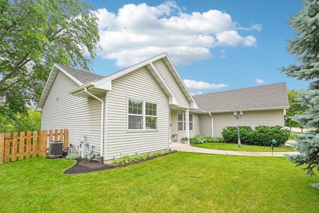 2837 Willard LANE, Waukesha, WI 53188