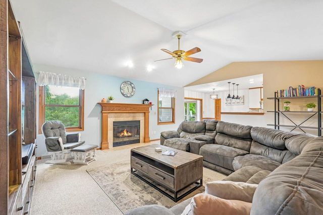 2837 Willard LANE, Waukesha, WI 53188