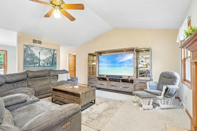 2837 Willard LANE, Waukesha, WI 53188