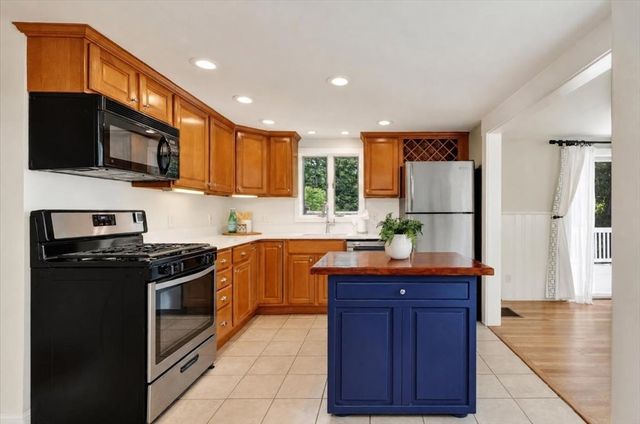 39 Gerard Rd, Norwell, MA 02061