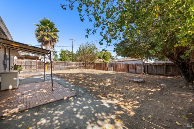 1042 Hayes St, Fairfield, CA 94533