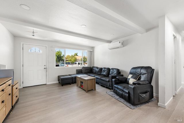 1042 Hayes St, Fairfield, CA 94533